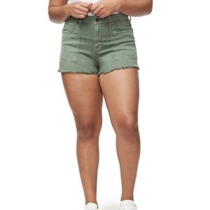 Good American Deep Pocket Cut-Offs